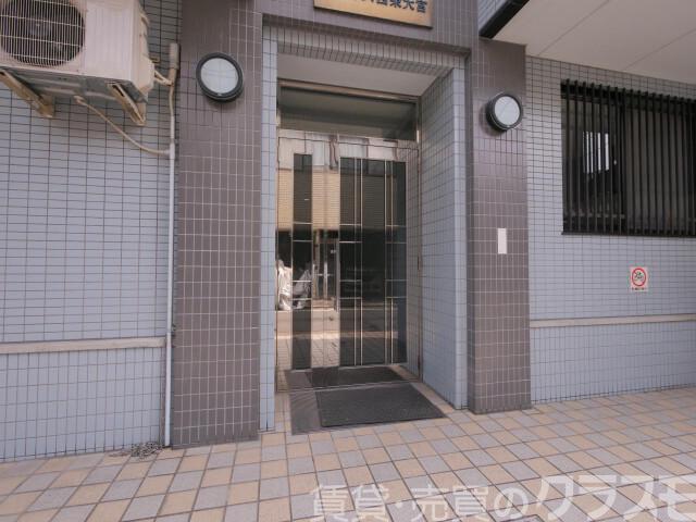 28/30 エントランス