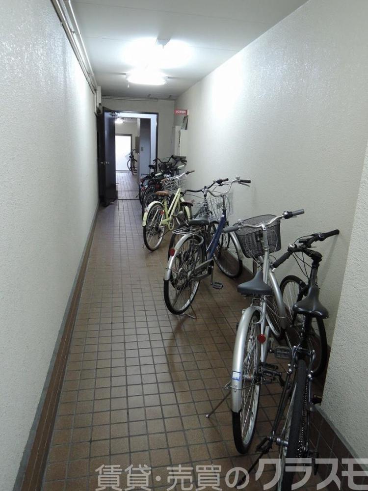 30/30 エントランス