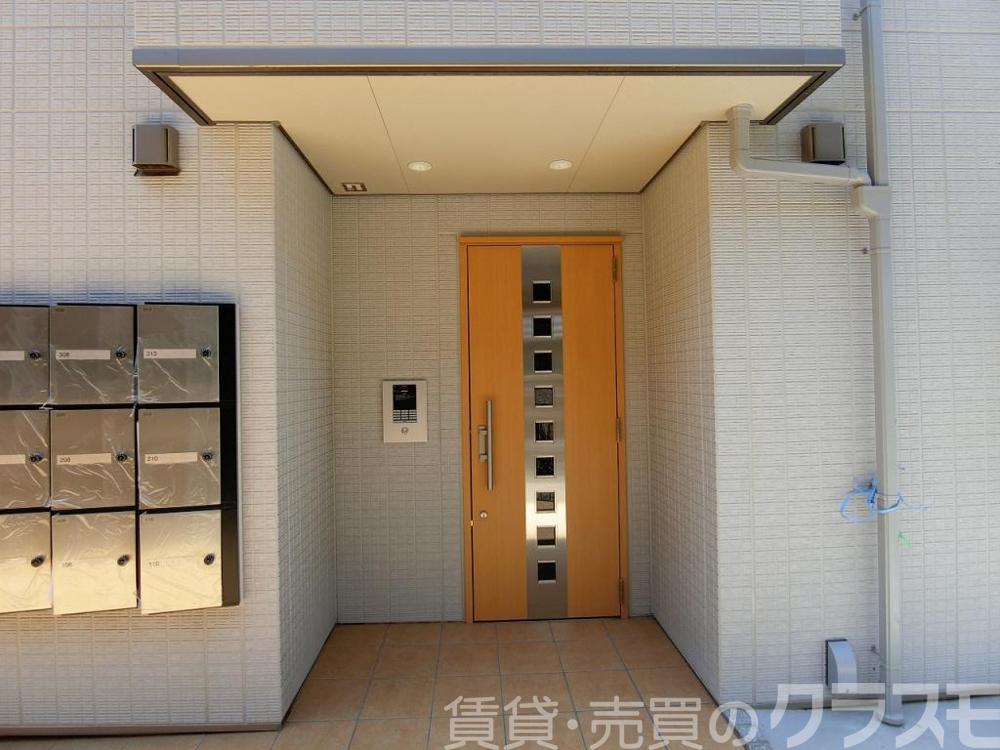 27/30 エントランス