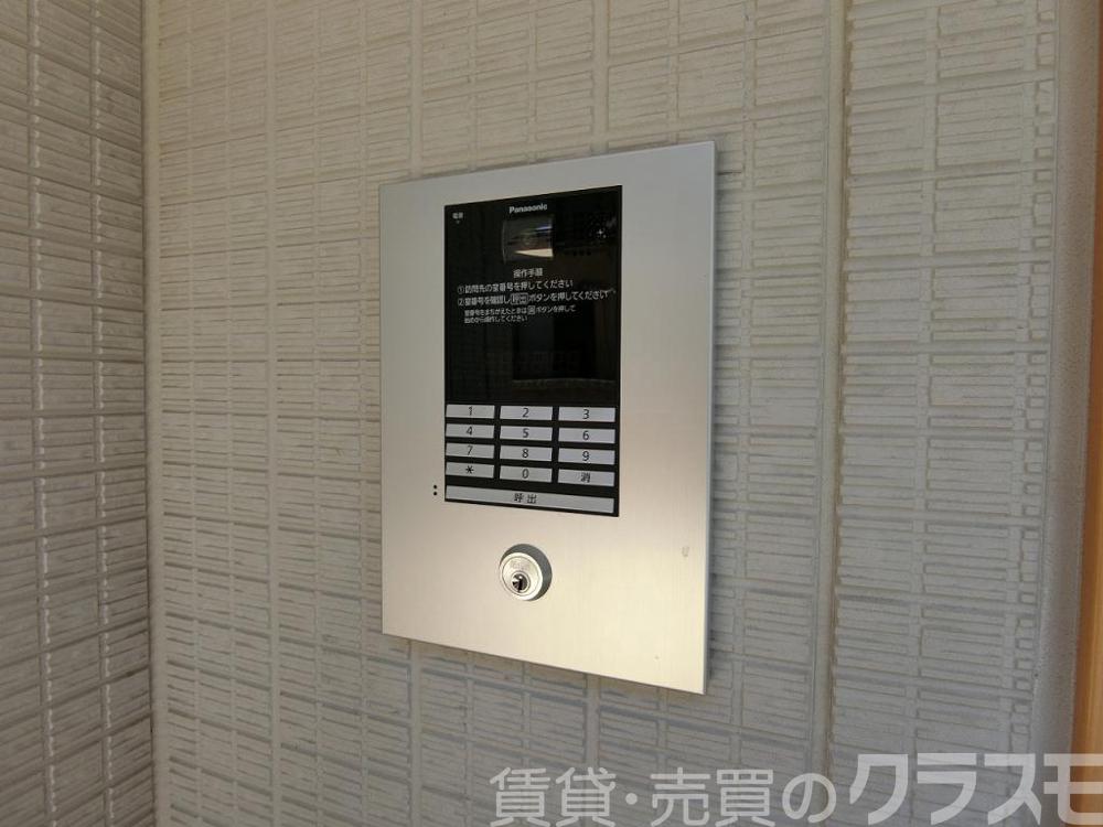 28/30 エントランス