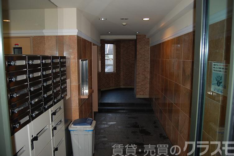 28/30 エントランス