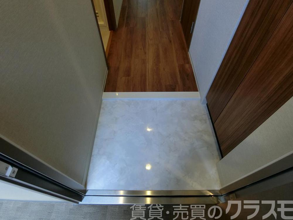 17/30 玄関