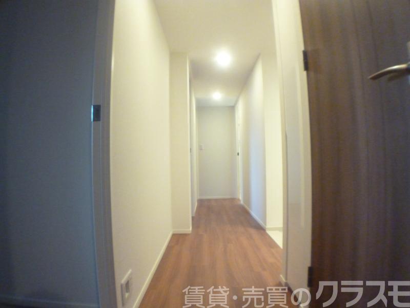 16/30 玄関