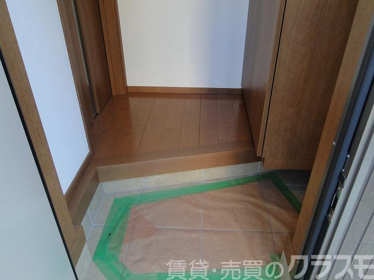 19/30 玄関