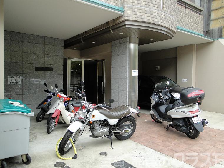 2/4 エントランス