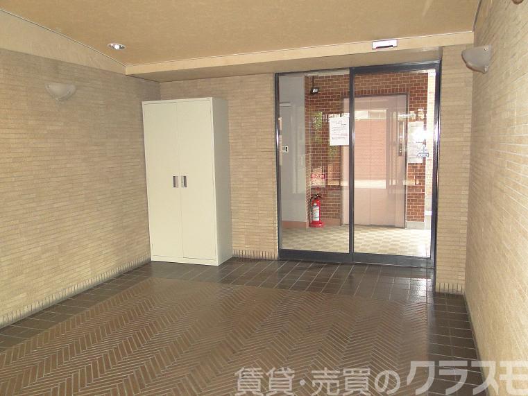 30/30 エントランス