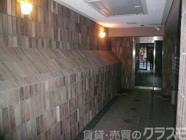 28/30 エントランス