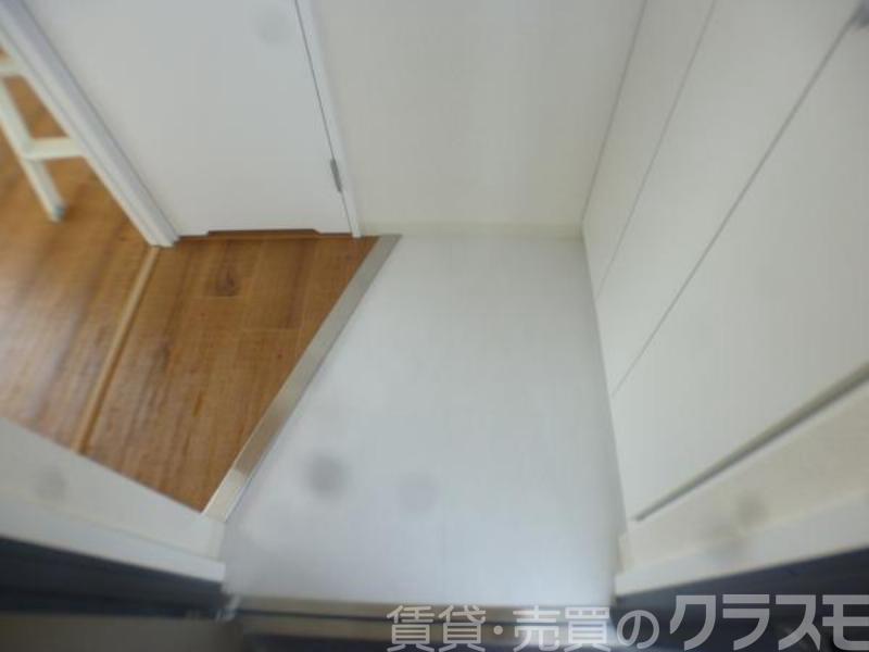 16/30 玄関