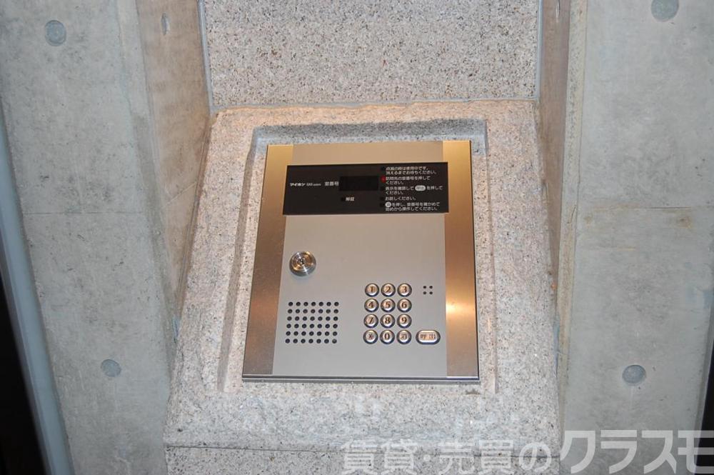 28/30 エントランス