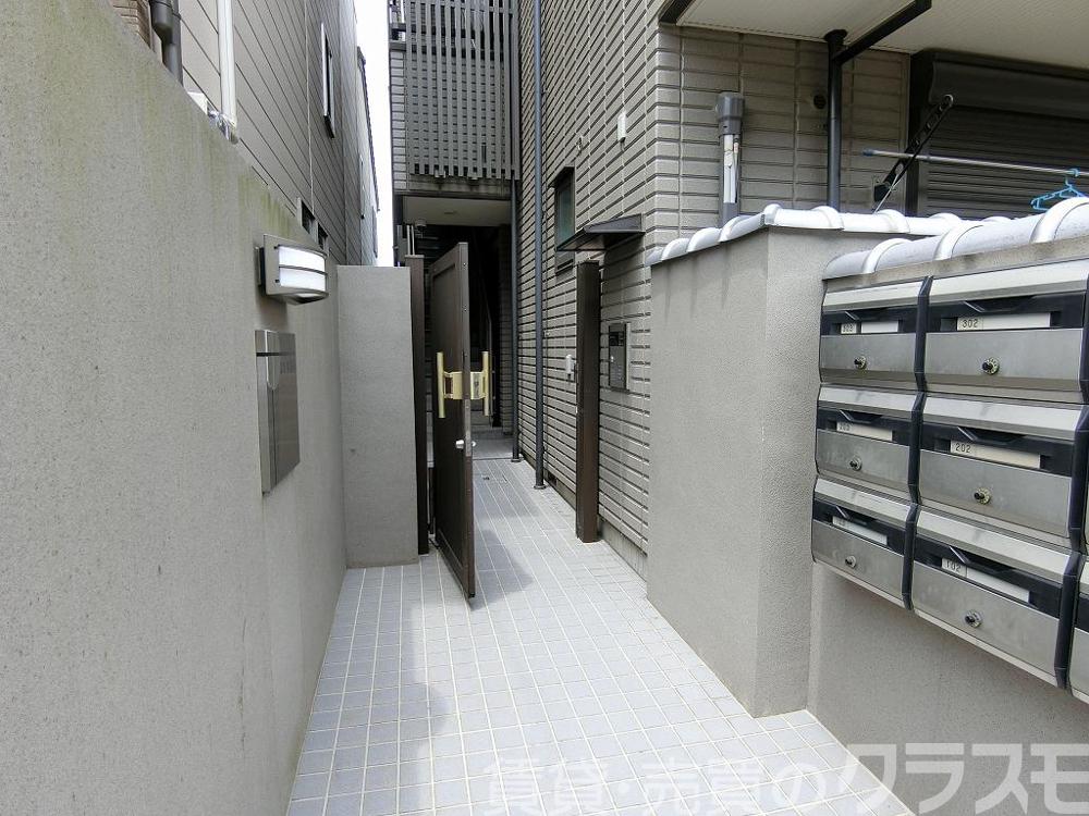 28/30 エントランス