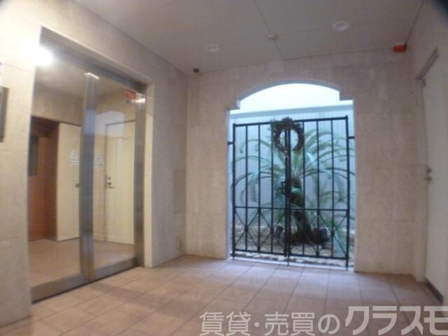 28/30 エントランス