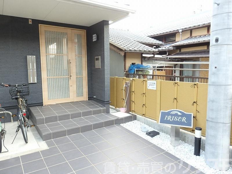 30/30 エントランス