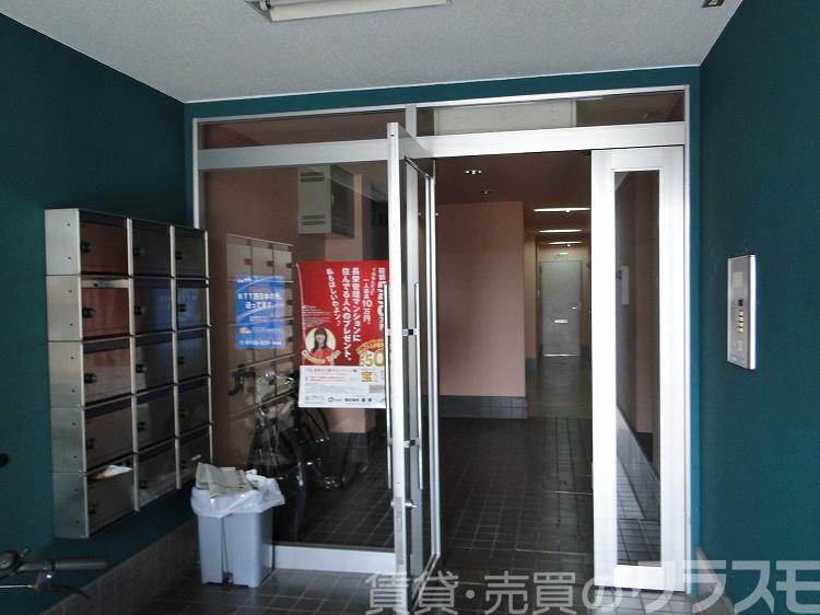 28/30 エントランス