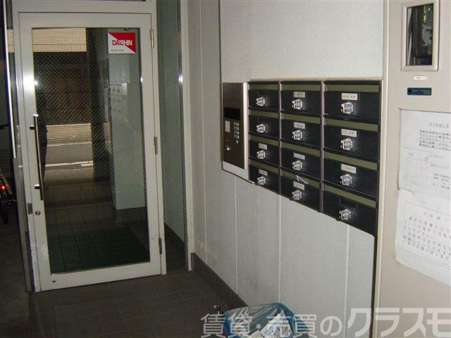 30/30 エントランス