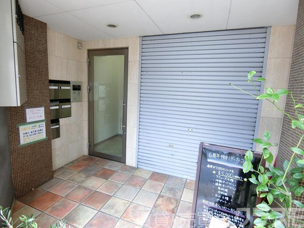 28/30 エントランス