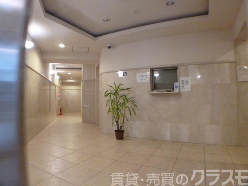 28/30 エントランス