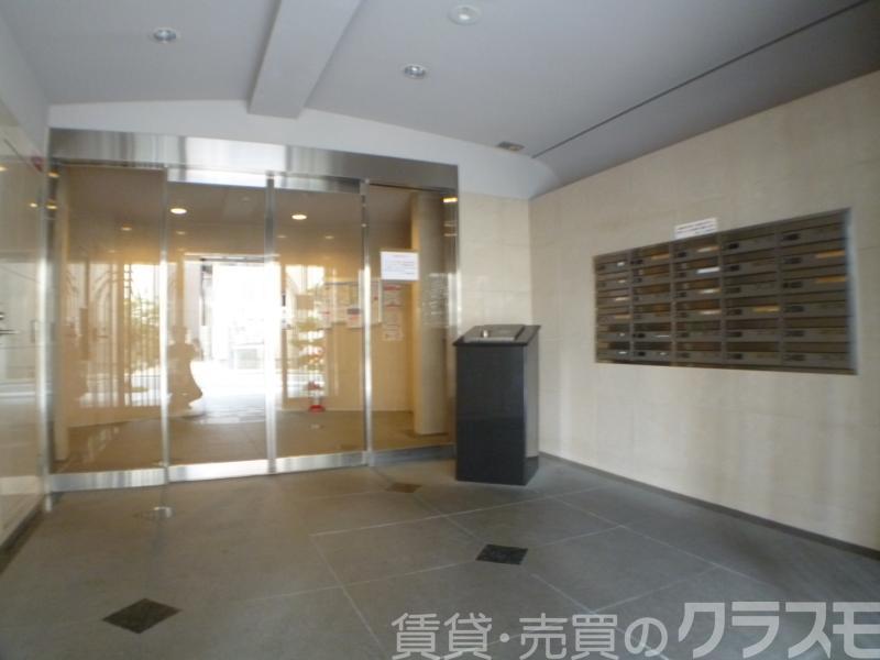 28/30 エントランス