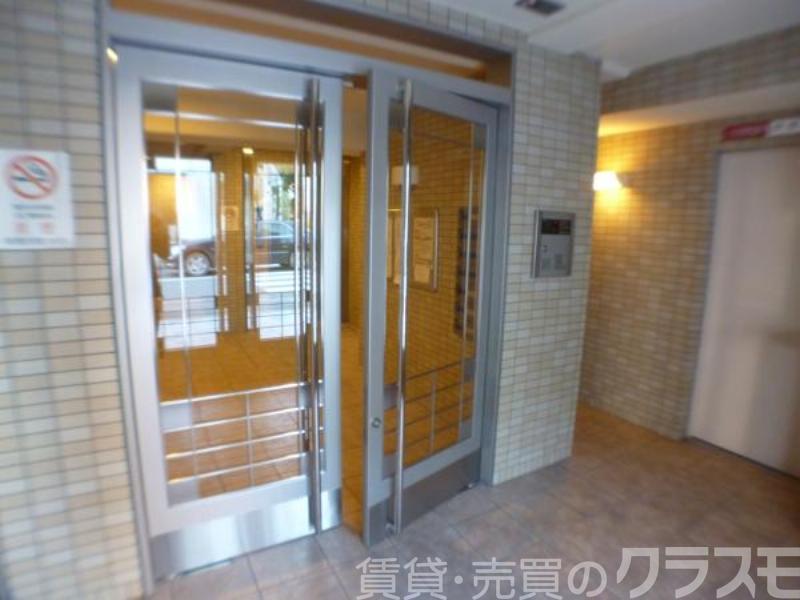 28/30 エントランス