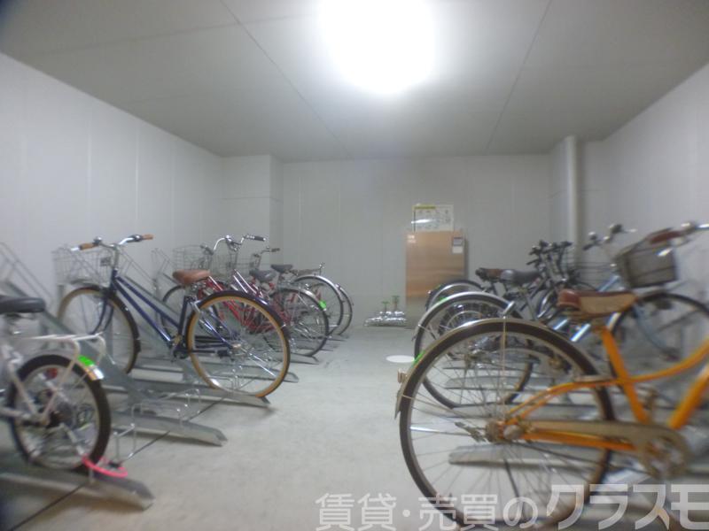 28/30 エントランス