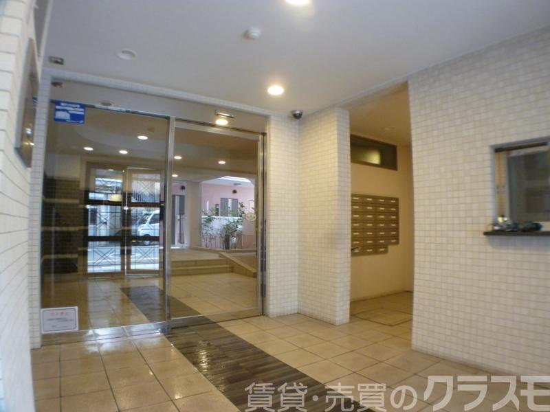 28/30 エントランス