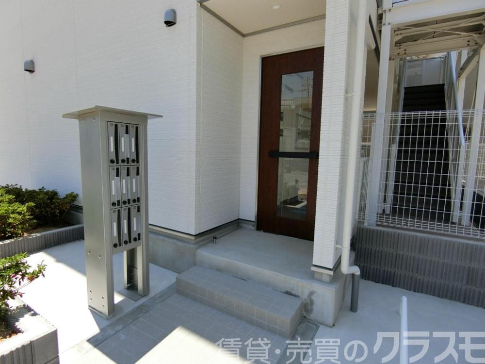 28/30 エントランス