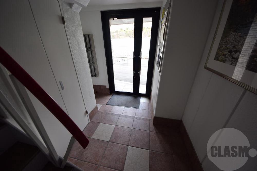 21/29 エントランス