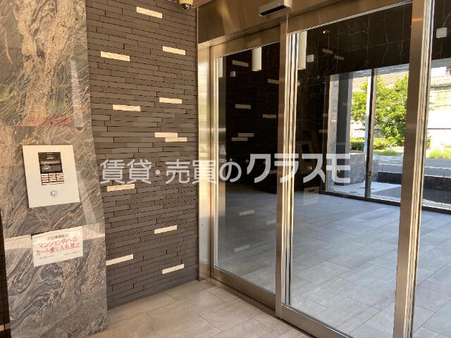 18/28 エントランス