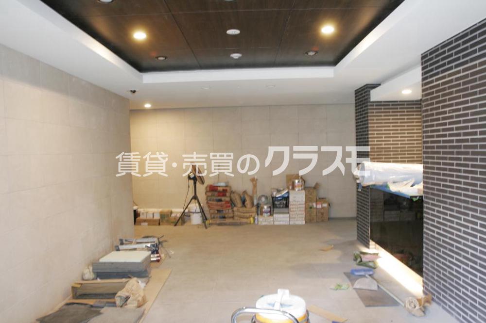 18/30 エントランス