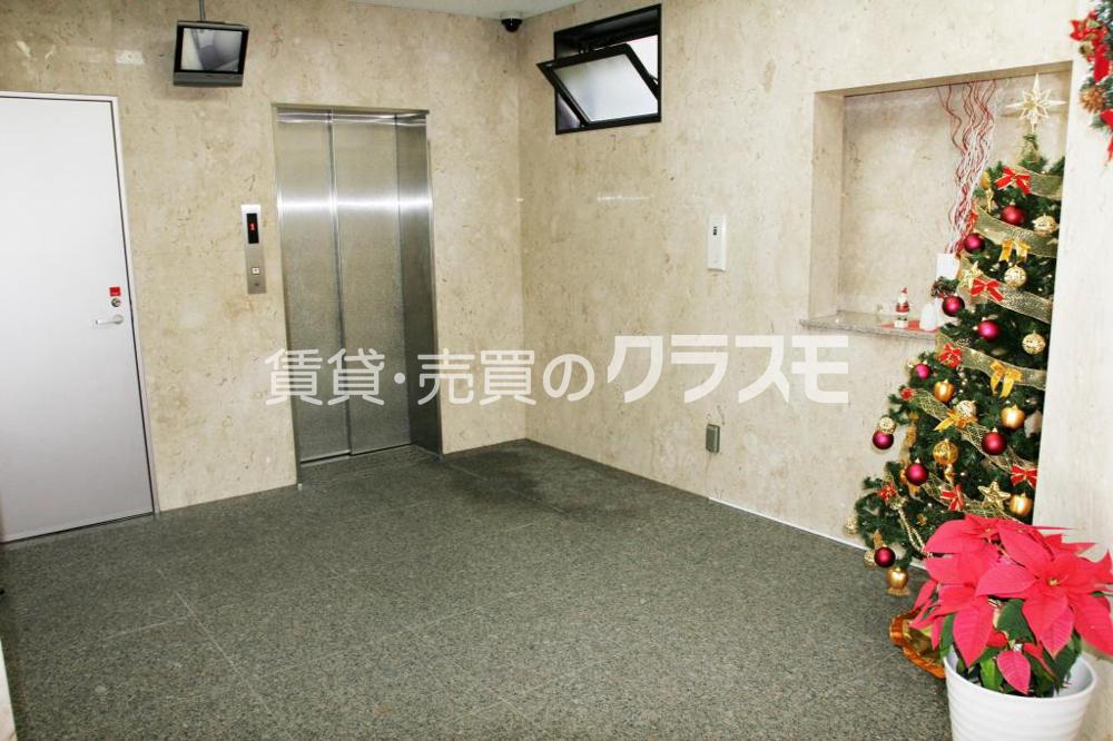 18/30 エントランス