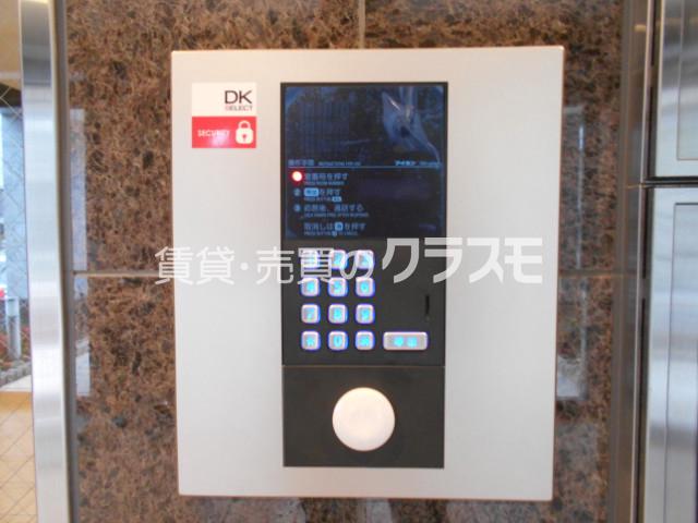 18/30 エントランス