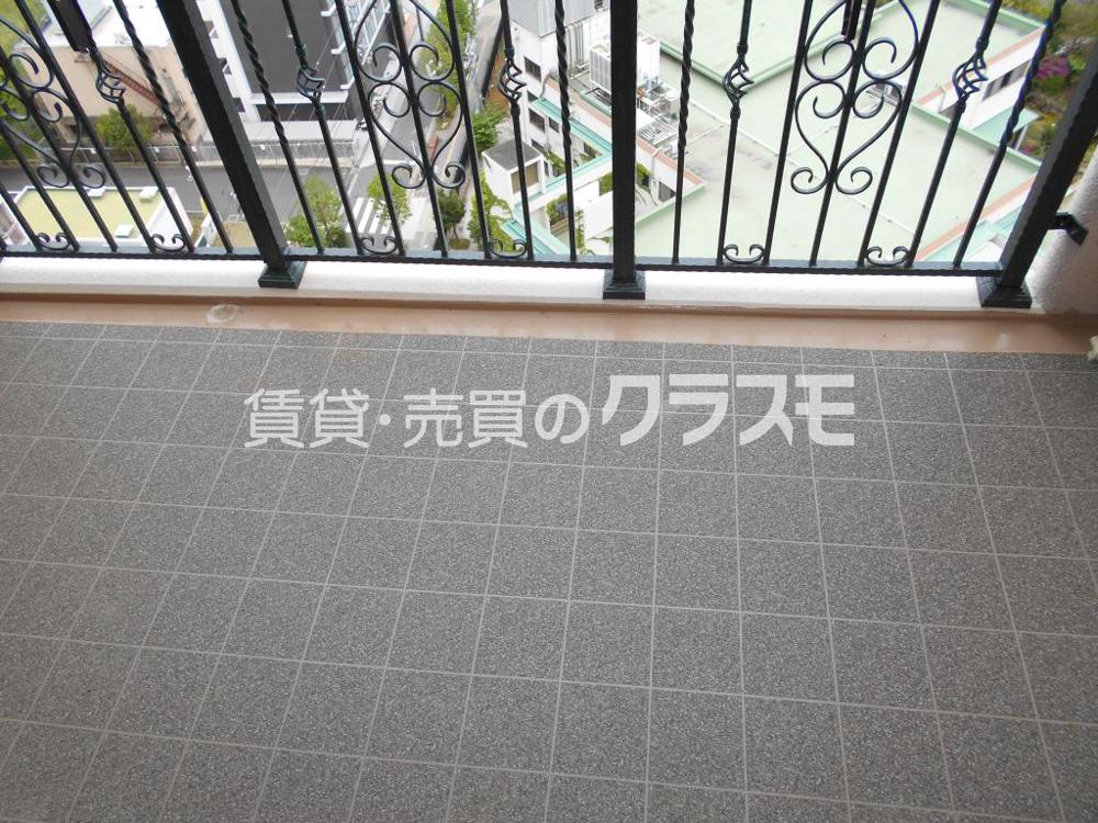 13/18 バルコニー