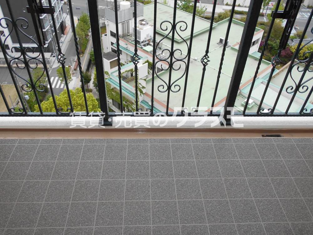 13/19 バルコニー