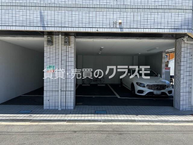 18/29 駐車場