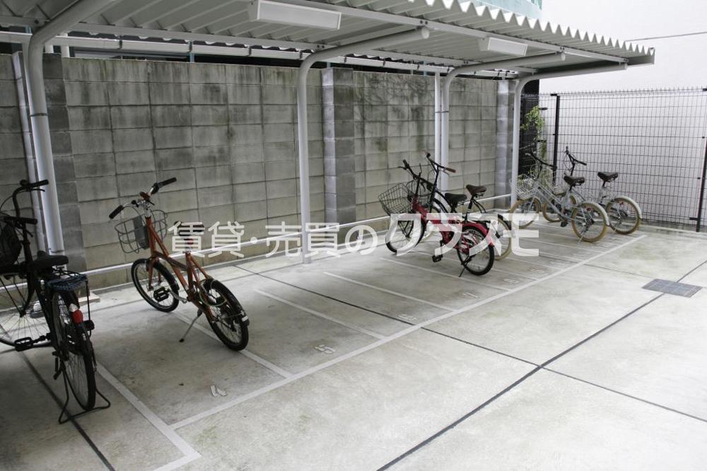 18/28 駐車場