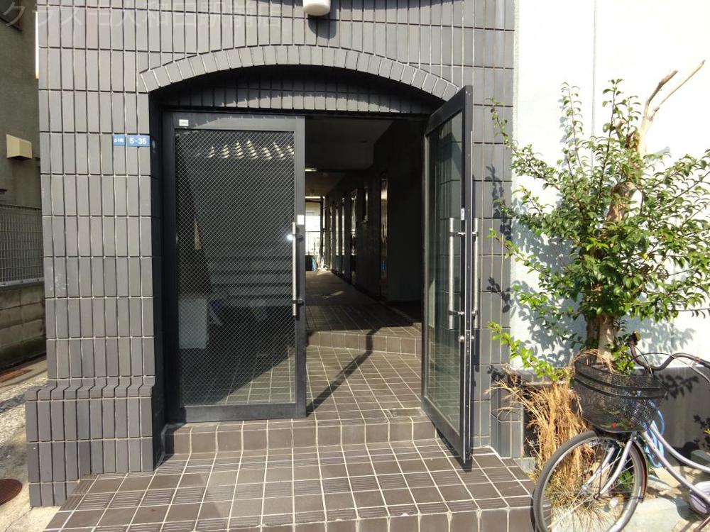 2/2 エントランス