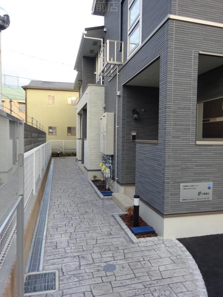 22/27 エントランス