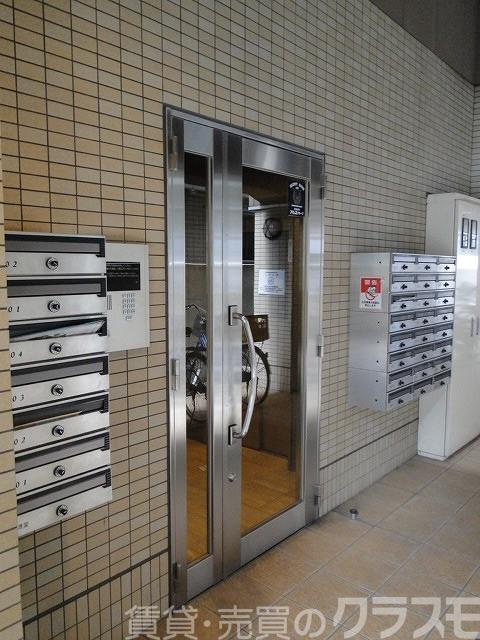 28/30 エントランス