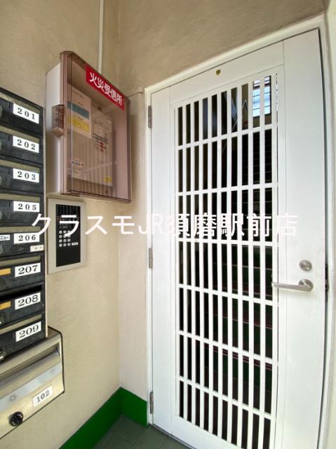 19/27 エントランス