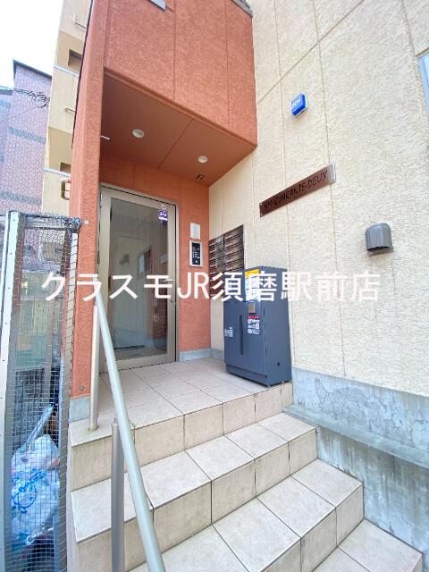 23/30 エントランス