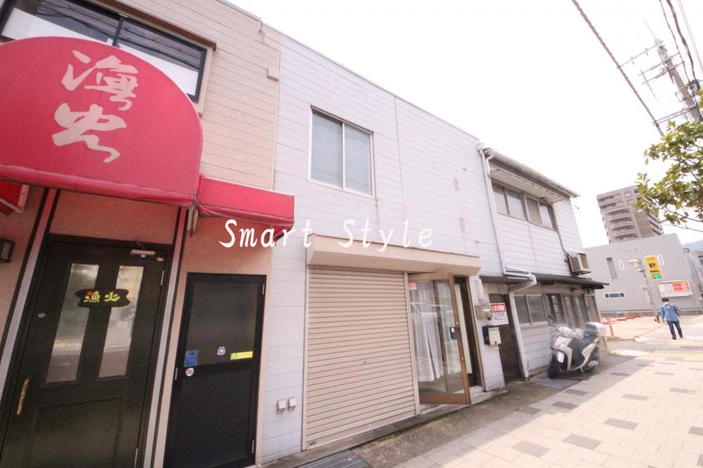 27/30 エントランス