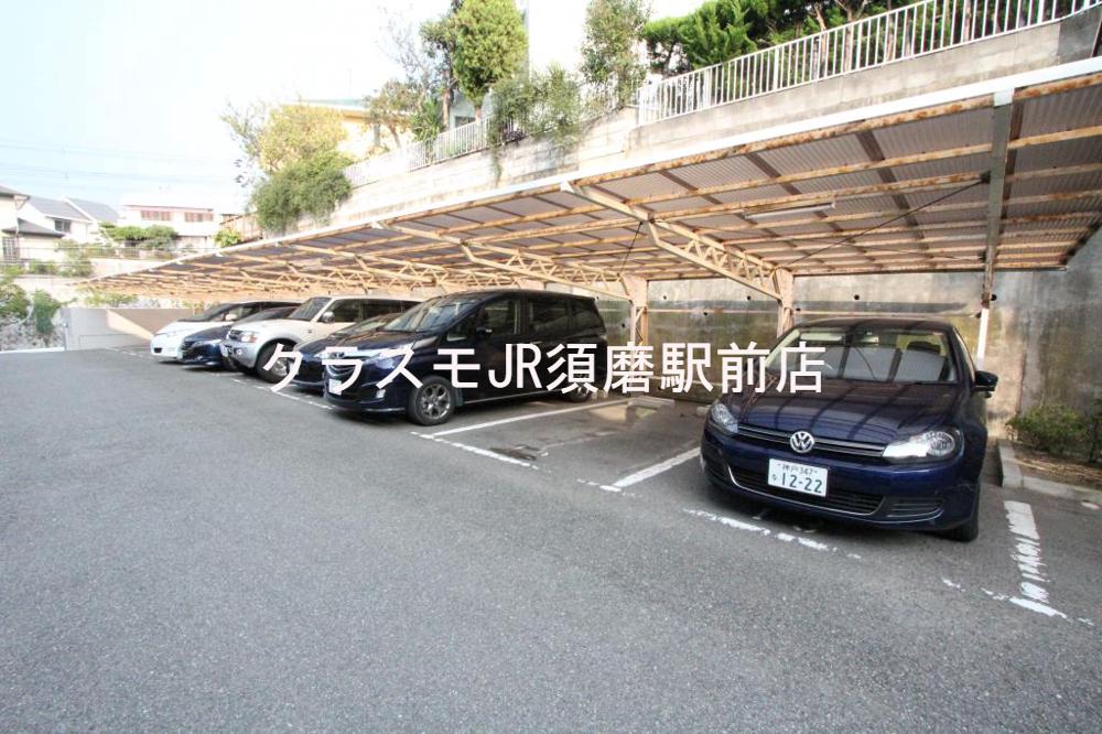 28/30 駐車場