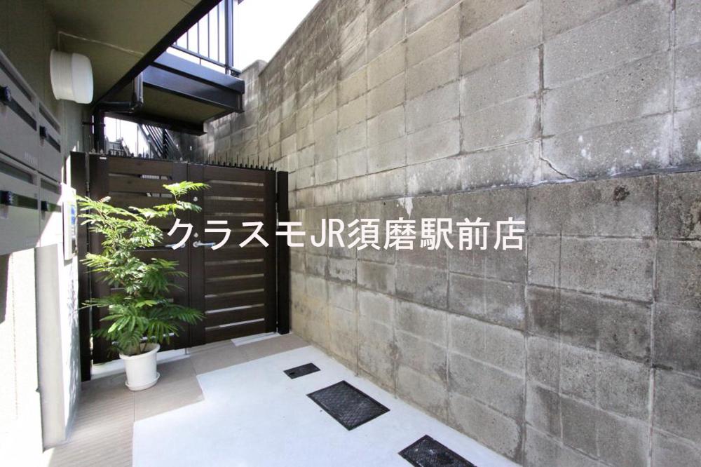 16/26 エントランス