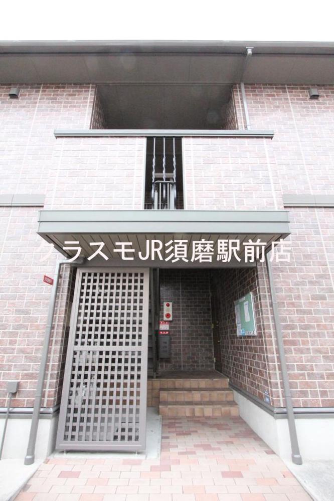 28/30 エントランス