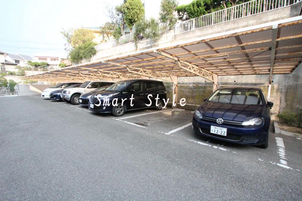 28/30 駐車場