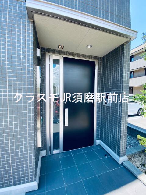 18/28 エントランス