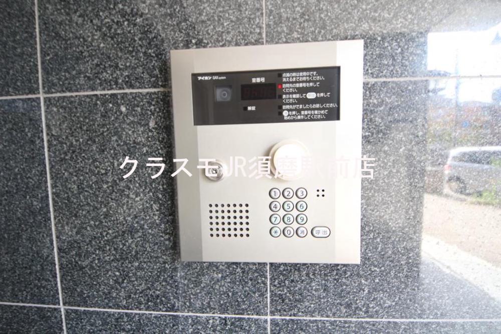 25/30 エントランス