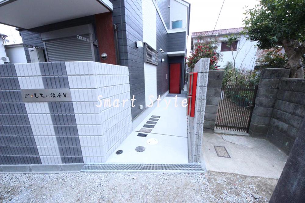 27/30 エントランス