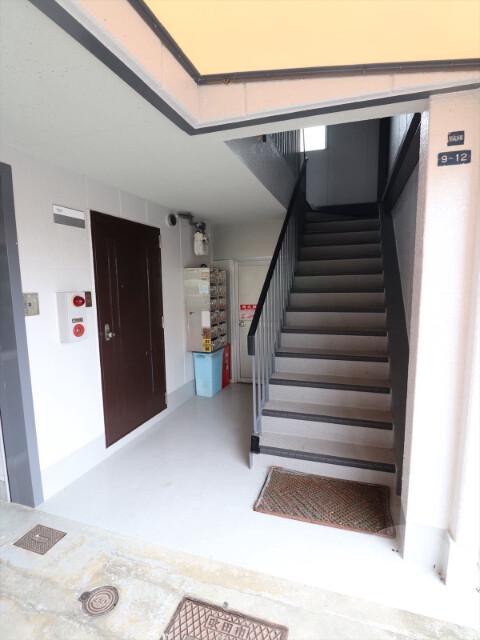 22/30 エントランス