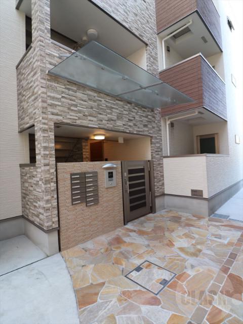 22/30 エントランス