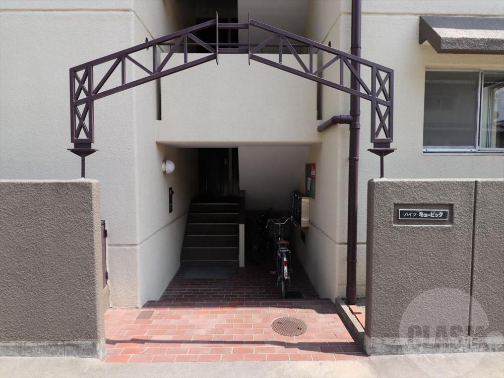 22/30 エントランス